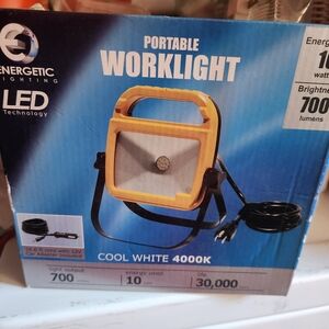 NIB Energetic Lighting Portable LED Work Light With Mobile Adapter and 16ft Cord